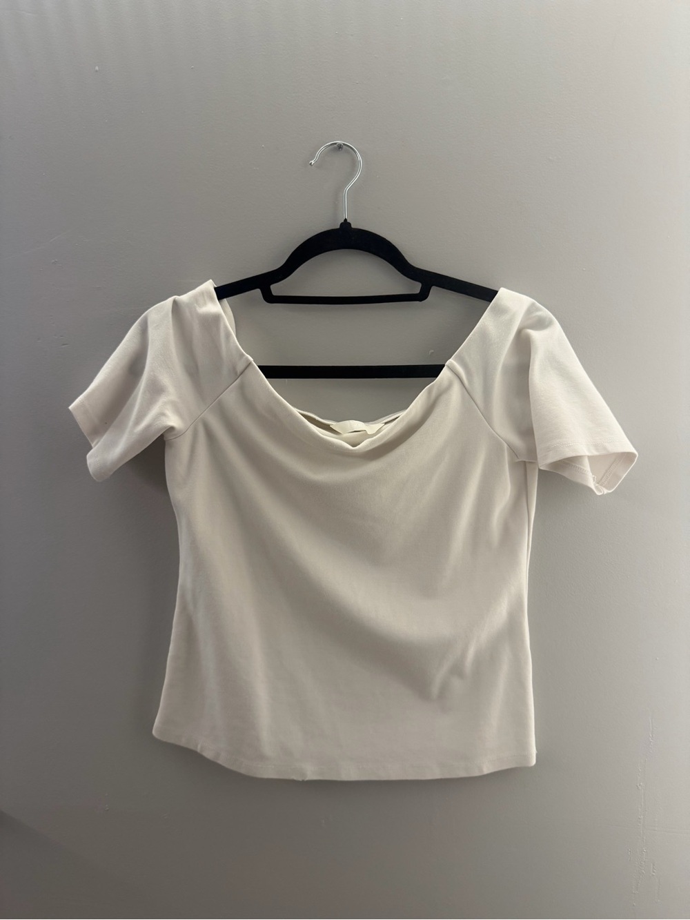 H&M Cream Off-Shoulder Short Sleeve Tank Top